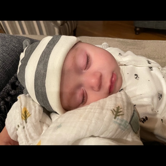 Meet your Posher, Nicole - Picture 2 of 2